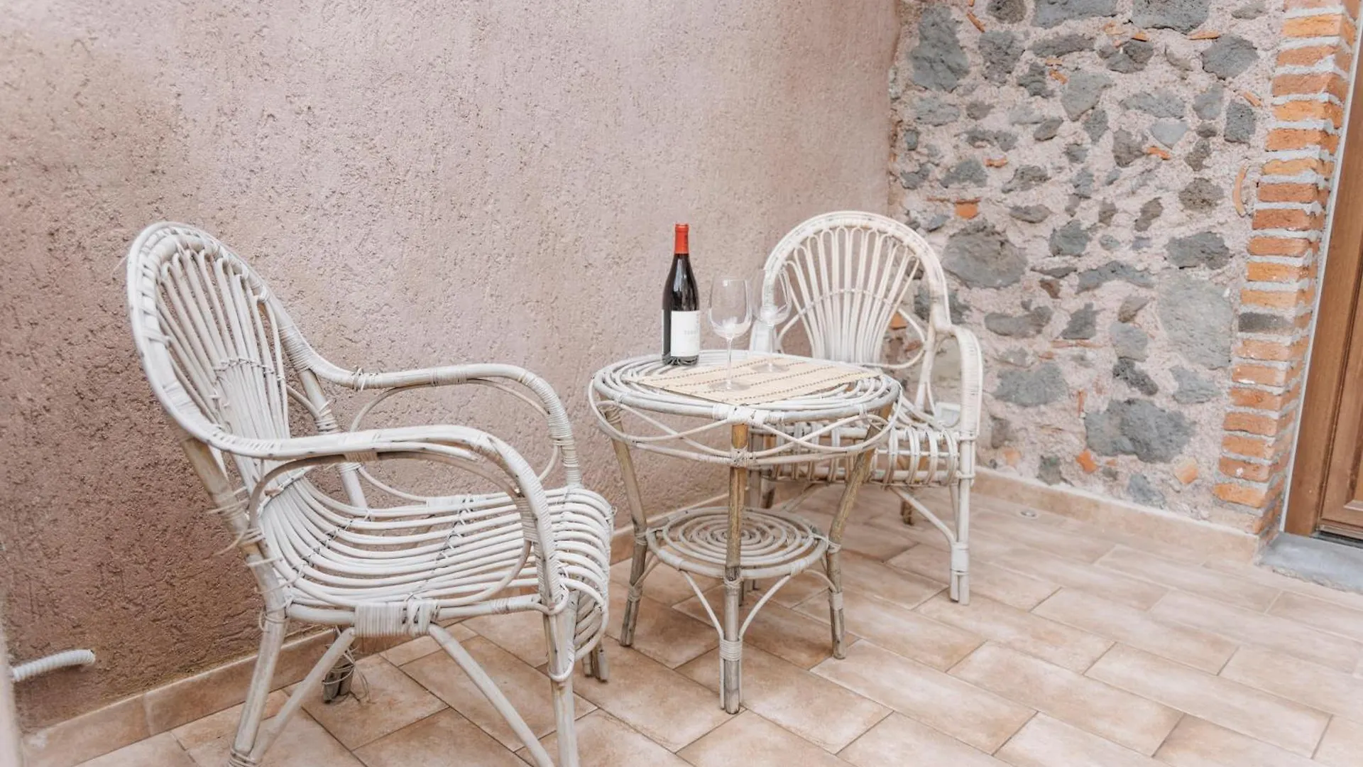 فندق مبيت وإفطار رانداتسو Convivium - Suites Apartments
