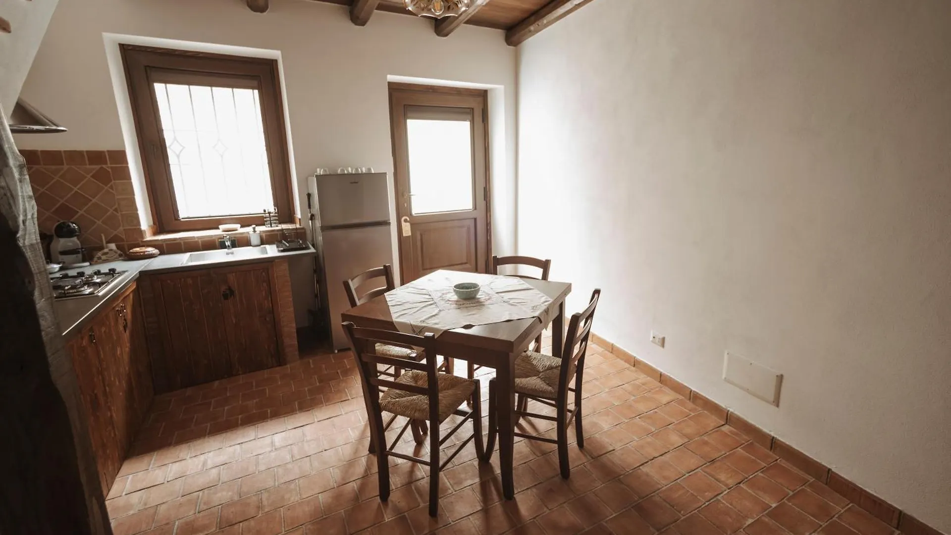 فندق مبيت وإفطار رانداتسو Convivium - Suites Apartments