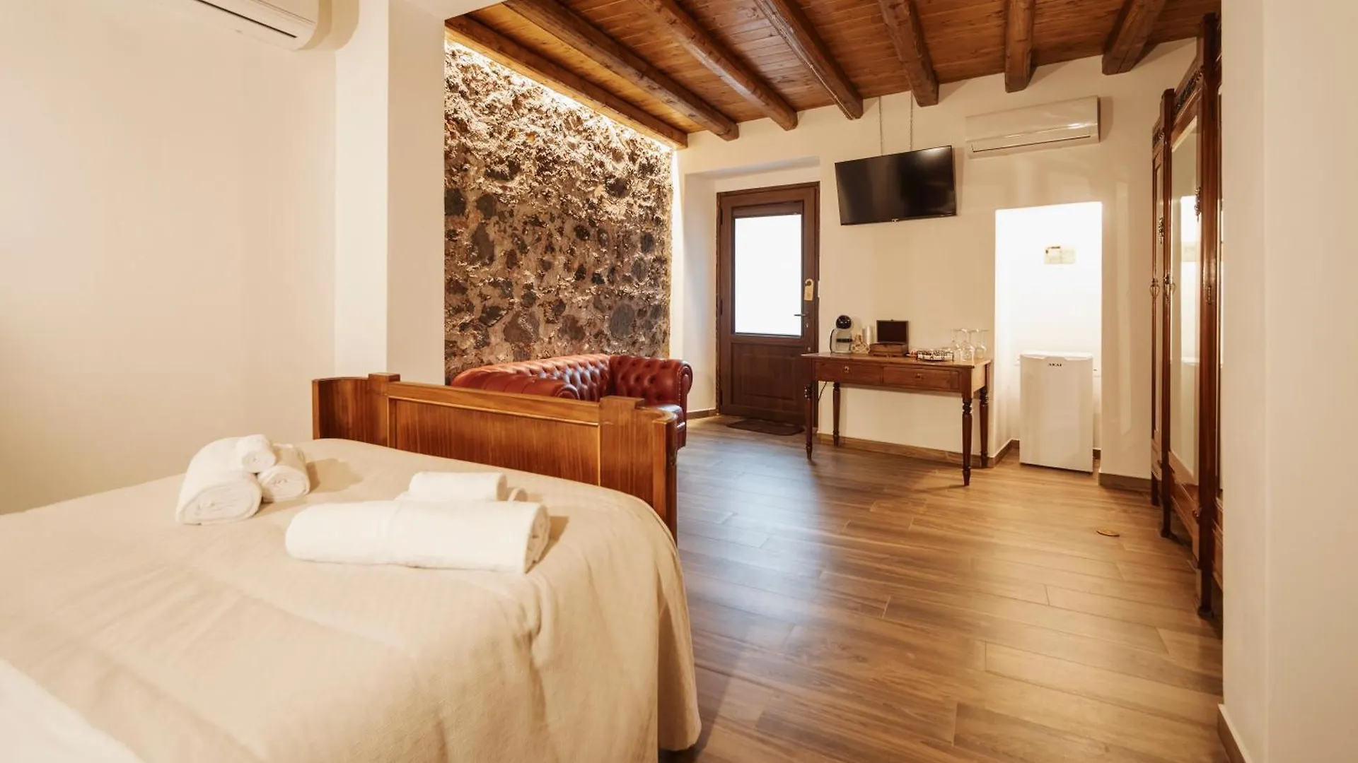 فندق مبيت وإفطار رانداتسو Convivium - Suites Apartments إيطاليا
