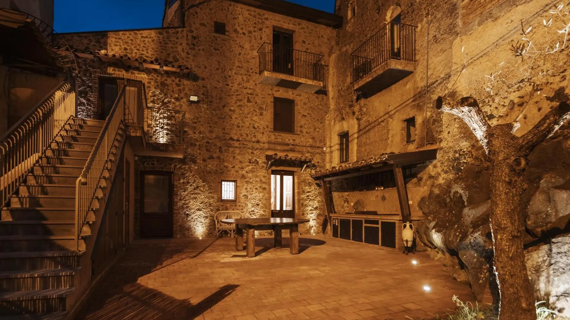 رانداتسو Convivium - Suites Apartments